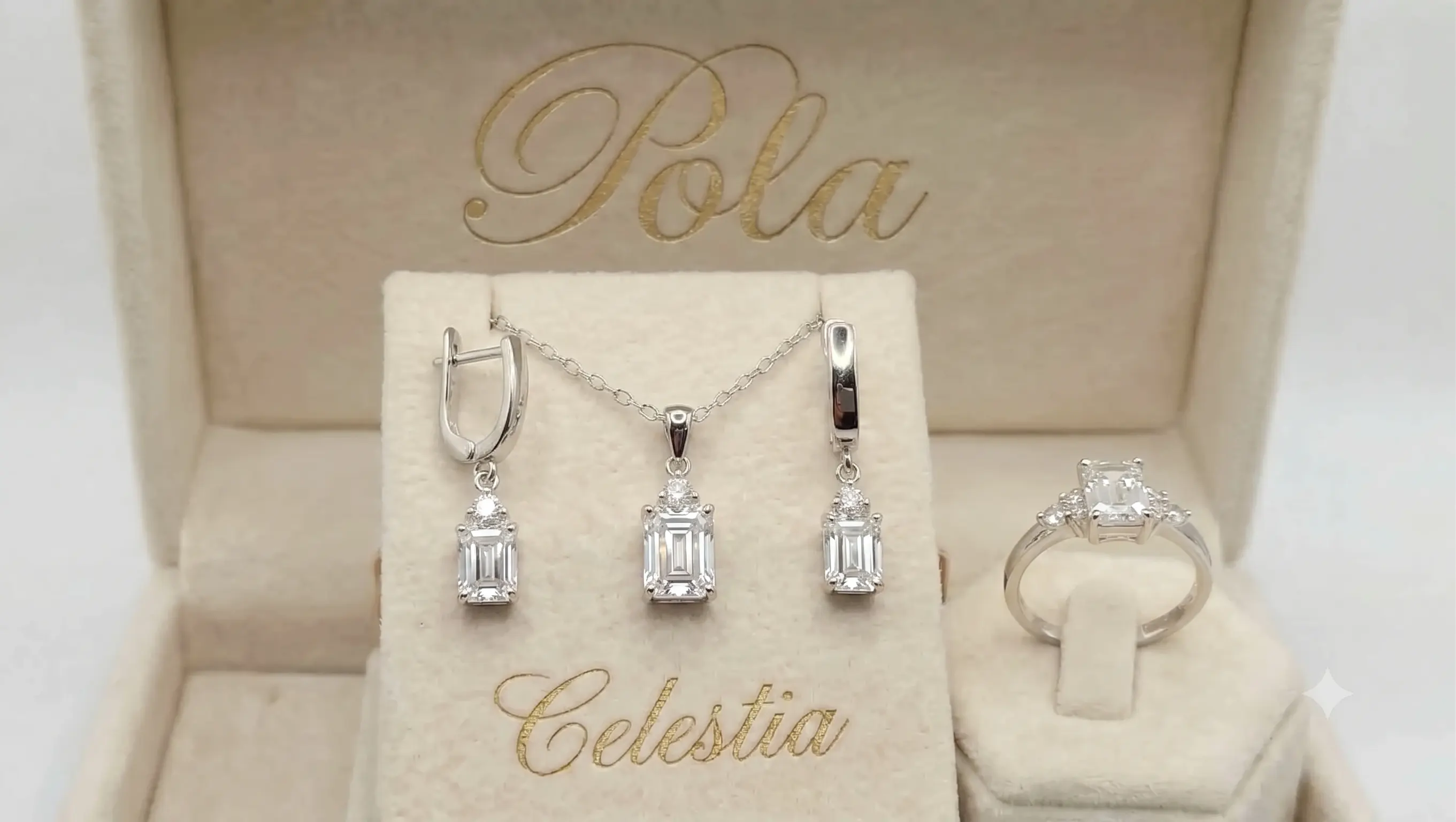 Mistrzowska srebrna biżuteria pochodząca z linii Celestia, wzbogacona o rubin pigeon blood o masie 6,2ct.